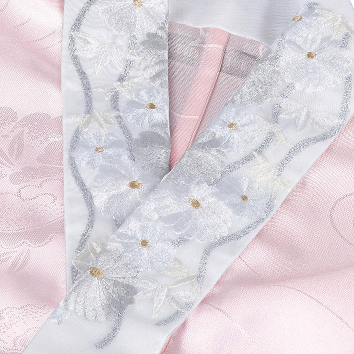 振袖袴： R2097 赤 毬に桜菊雪輪（絹）(R1816)│ 袴レンタル