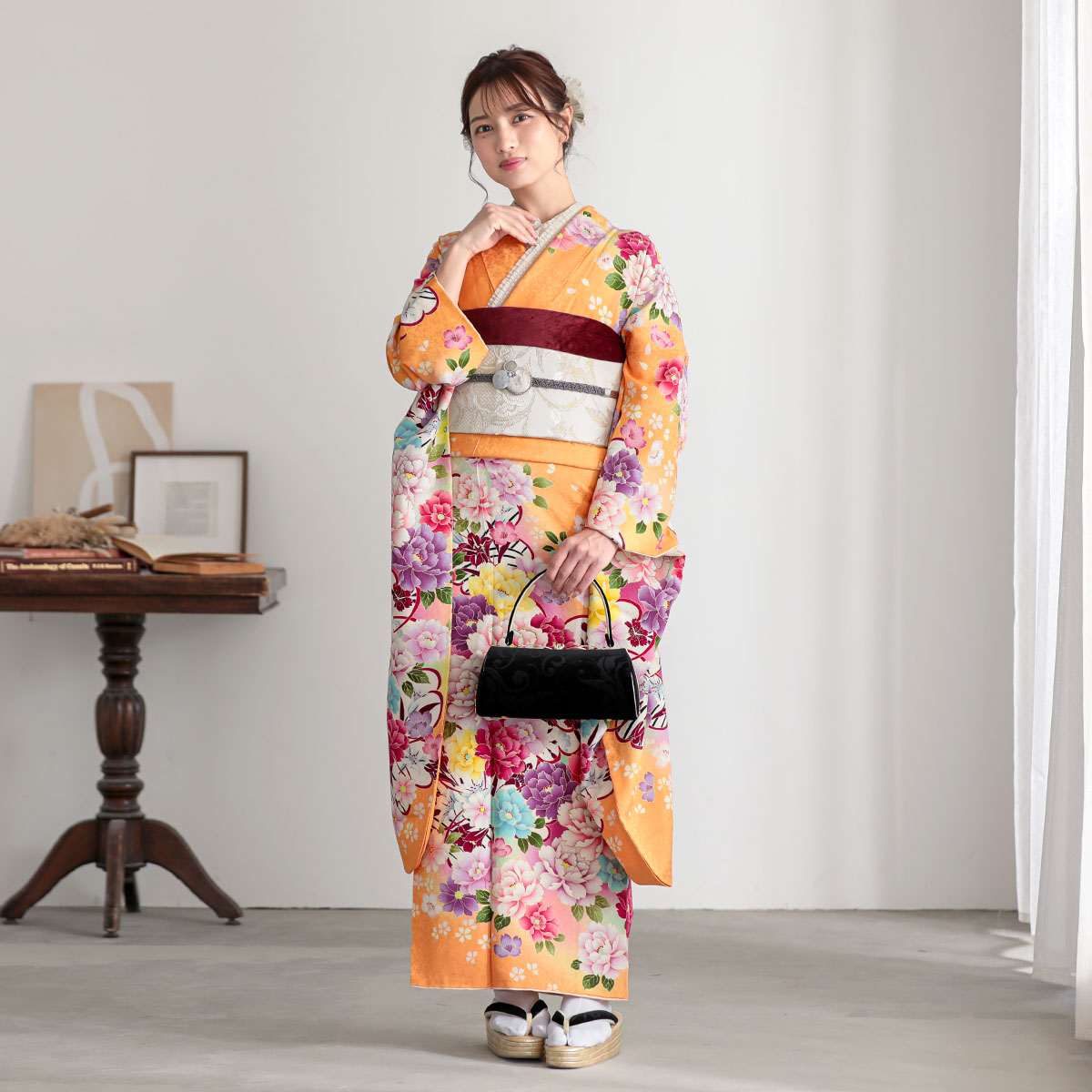 未使用美品 振袖 チャーミングなパステル澄んだ桃色 花丸文様 牡丹 橘 青い鳥 振袖 着物 薄青地 水色 桜 捻梅 牡丹 花古典 レトロ モダン かわいい