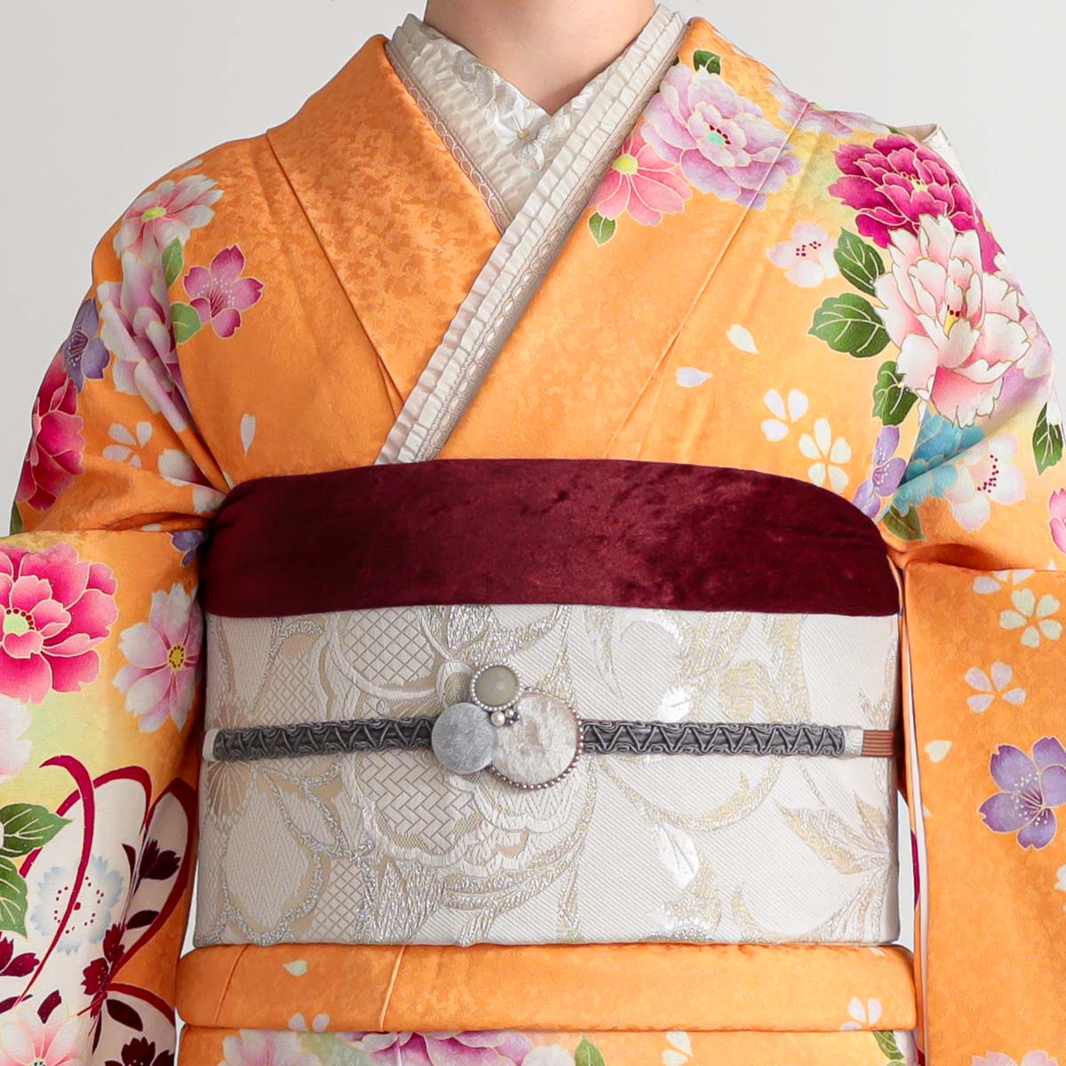 オレンジの振袖 正絹 振袖：R1027 オレンジ 彩色牡丹☆(絹)│ 振袖レンタル │ 京都着物