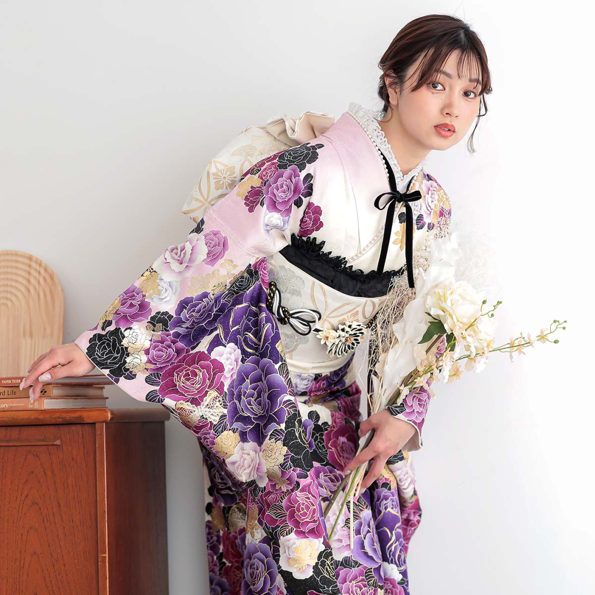 振袖：R1185 白 薔薇☆(絹)│ 振袖レンタル │ 京都着物レンタル夢館