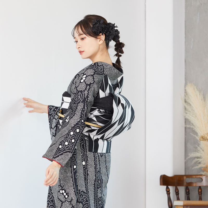 正絹　振り袖　単品　黒地にボカシ 振袖：R1196 黒 絞り 熨斗に牡丹☆(絹)(宅)│ 振袖レンタル │ 京都