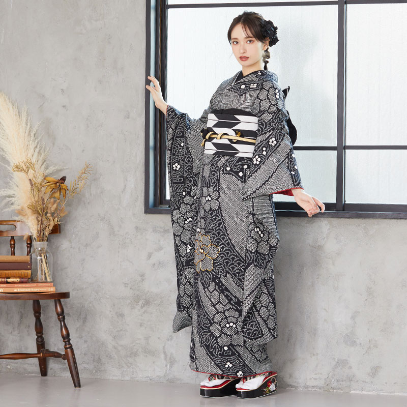 振り袖、黒　　牡丹、藤　着丈152.5 裄67 振り袖、黒 牡丹、藤 着丈152.5 裄67