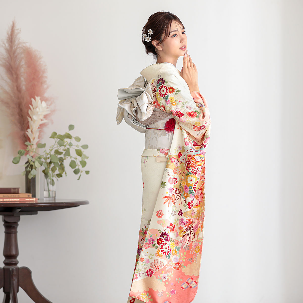 振袖：R1417 白 貝桶吉祥文様☆(絹)│ 振袖レンタル │ 京都着物
