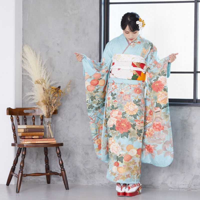 振袖：R1430 職人の匠技 特選 汕頭刺繍 御所車に四季花☆(絹)│ 振袖