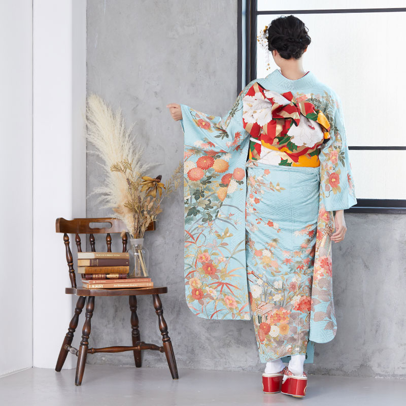 振袖：R1430 職人の匠技 特選 汕頭刺繍 御所車に四季花☆(絹)│ 振袖