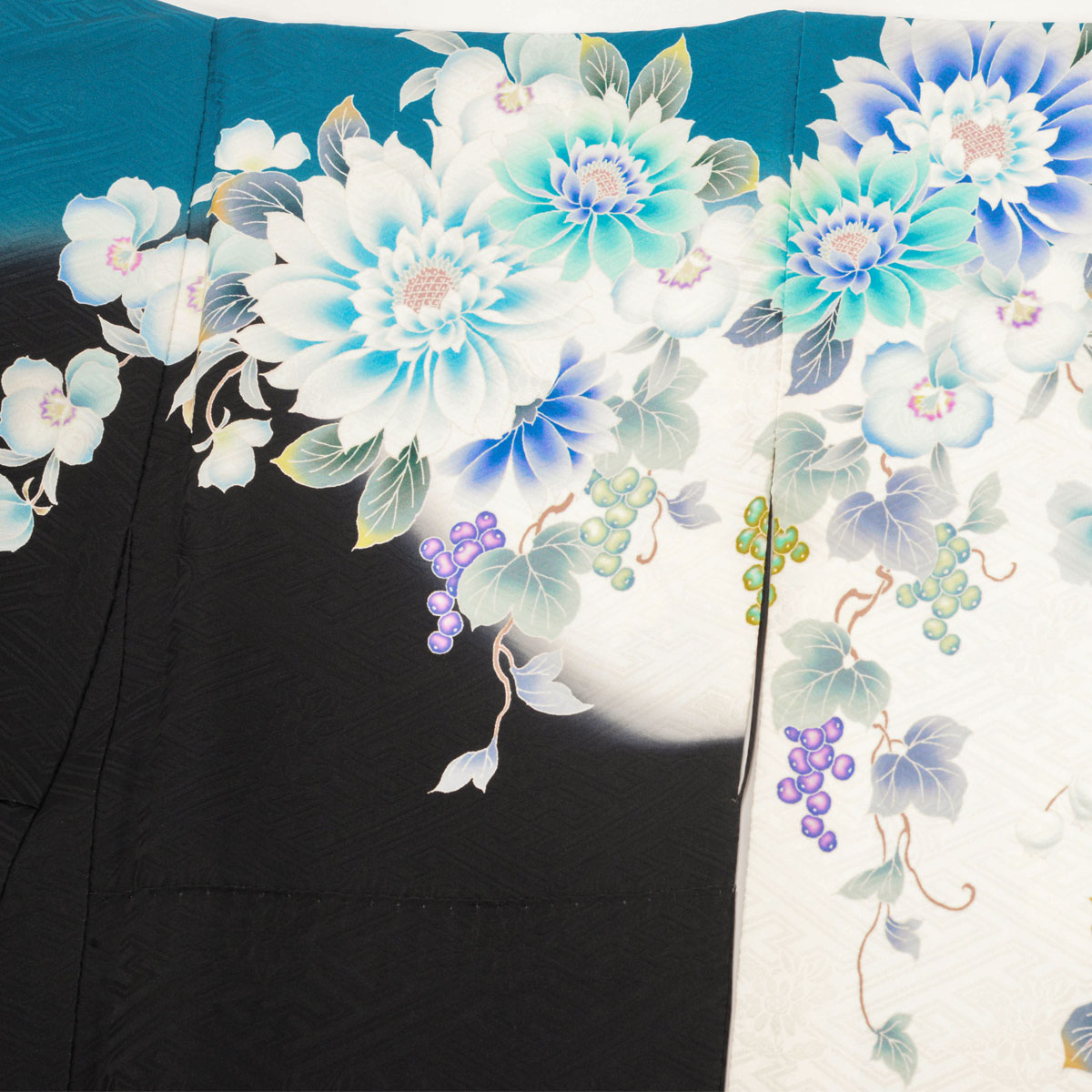 振袖：R1497 白×黒 青い花☆（絹）│ 振袖レンタル │ 京都着物