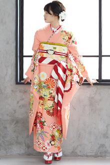 振袖：R1622 ミントブルー 松笹に桜と菊(絹)│ 振袖レンタル │ 京都