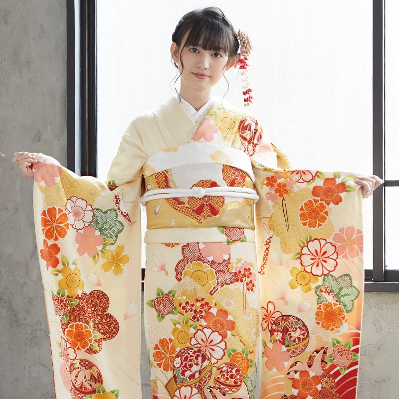 振袖：R1734 薄黄色 波に扇面鞠と花（絹）│ 振袖レンタル │ 京都着物