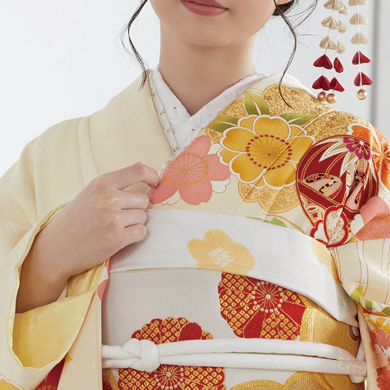 振袖：R1734 薄黄色 波に扇面鞠と花（絹）│ 振袖レンタル │ 京都着物