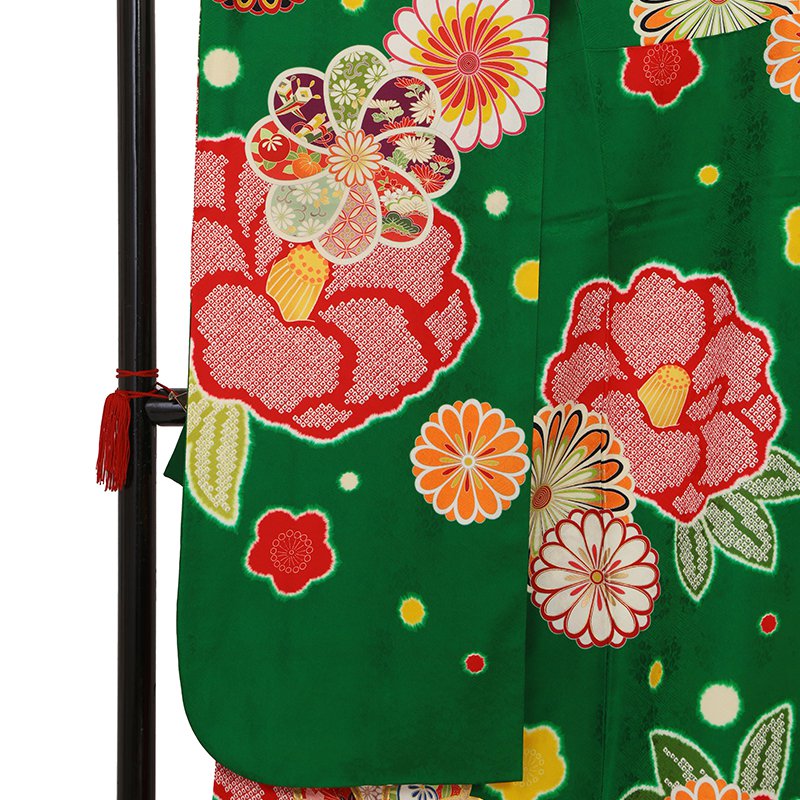振袖：R1829 緑 紅椿に菊梅(絹)│ 振袖レンタル │ 京都着物レンタル夢館
