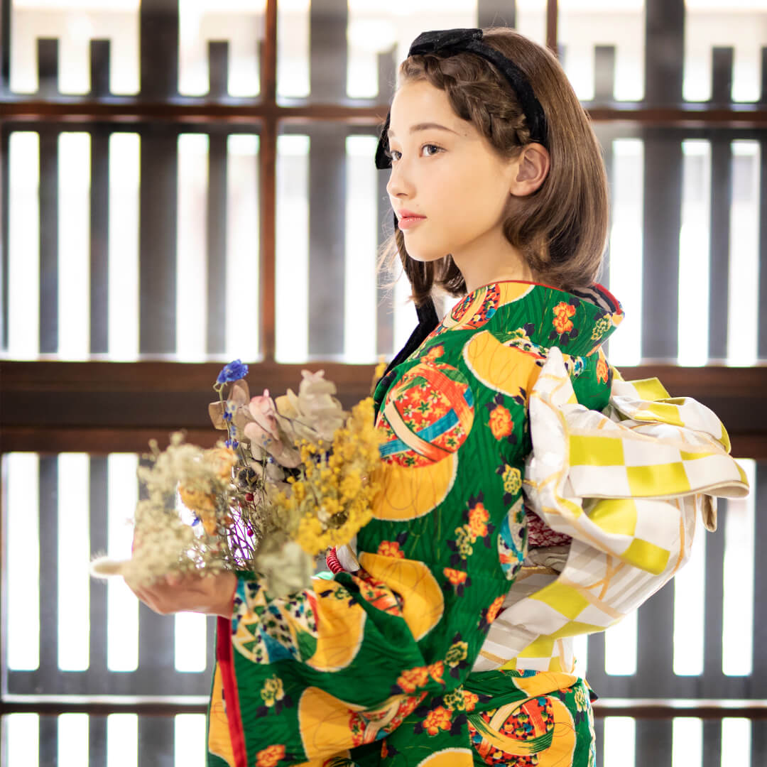 振袖：R1857 モダンアンテナ 緑 毬に牡丹│ 振袖レンタル │ 京都着物