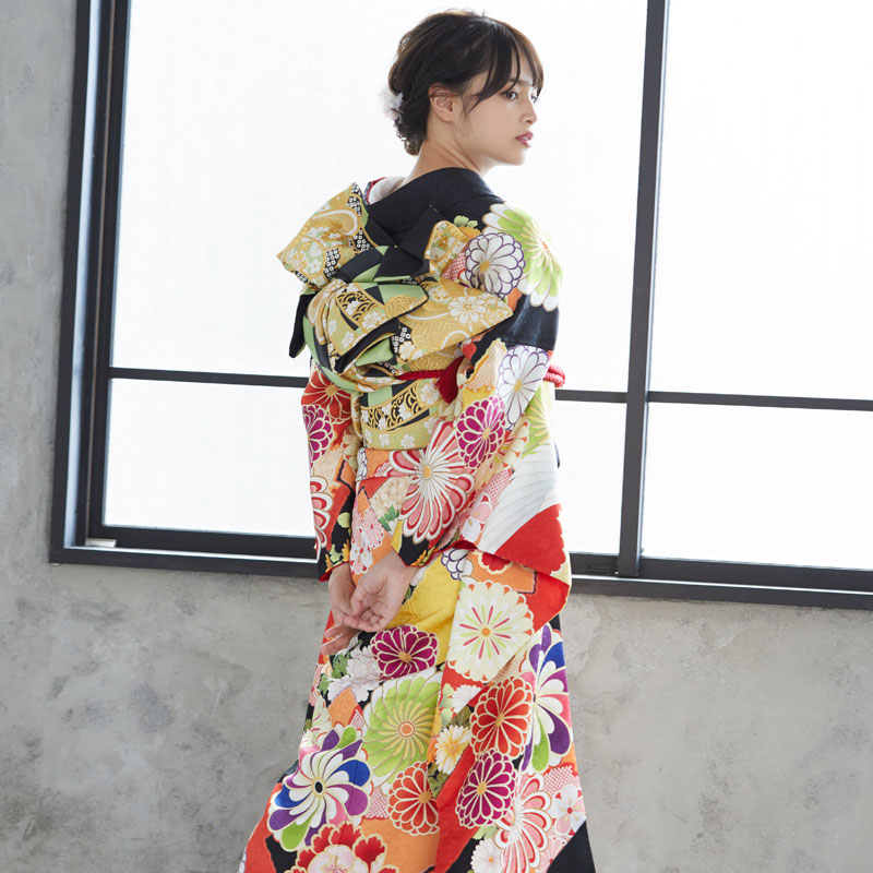 振袖：R1906 紅一点 黒 牡丹にねじ梅鶴│ 振袖レンタル │ 京都着物