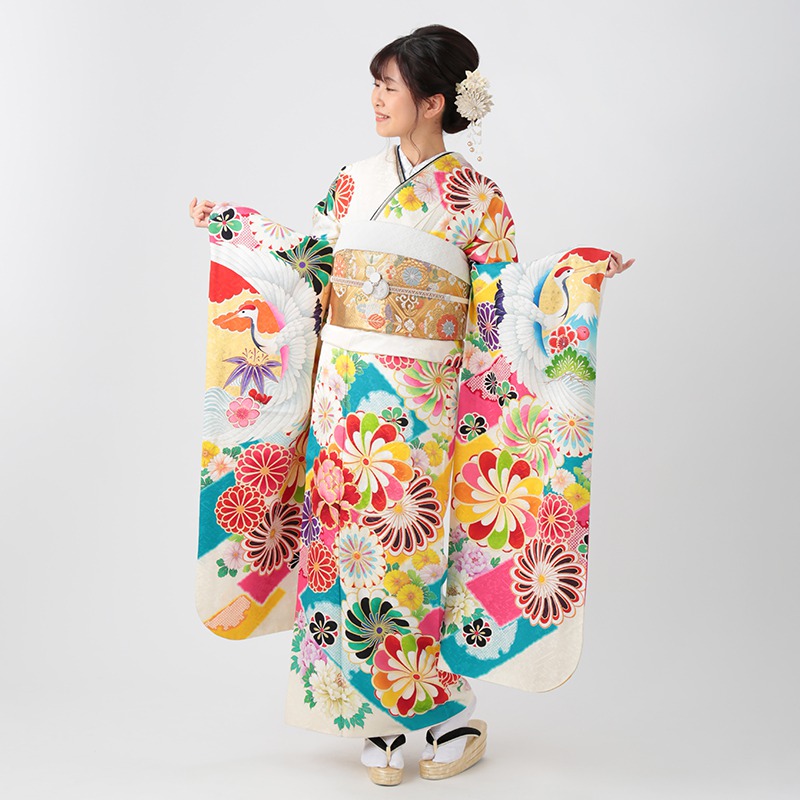 振袖：R1907 紅一点 白 牡丹にねじ梅鶴│ 振袖レンタル │ 京都着物