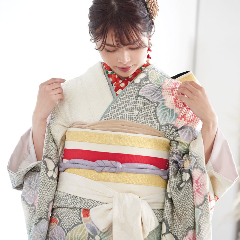 振袖袴： R1942白×グレー 総絞り 胡蝶に牡丹│ 袴レンタル