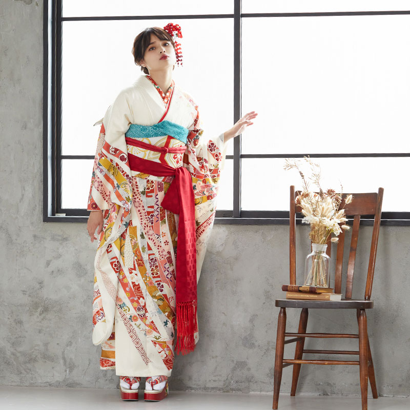 紅型 クリーム地 鶴 菖蒲 楓 桜 四季の花 振袖 振袖：R1946 白 吉祥熨斗目に枝垂桜☆(宅)(R1425)│ 振袖レンタル