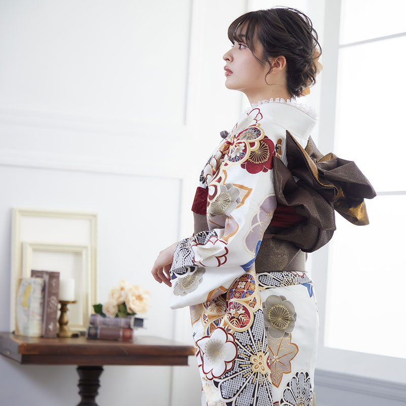振袖　友禅調　牡丹　菊花　花模様　アイボリー　着物　121b p ms 桃色 牡丹・桜・菊 着物・振袖・留袖・訪問着のレンタル、販売【いつ和