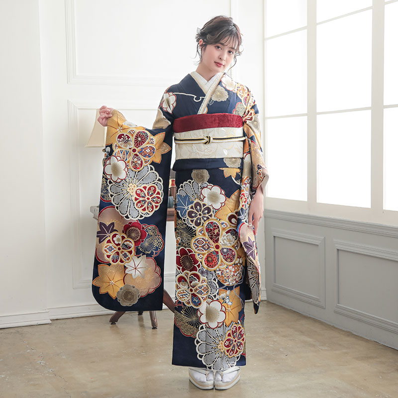 振袖： R2009【友禅】紺 梅に楓と手毬(R2190)