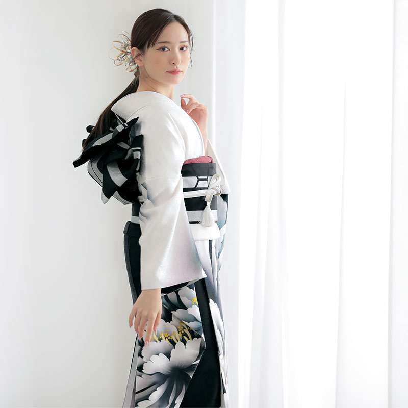 振袖：R2046 白×黒 大輪牡丹│ 振袖レンタル │ 京都着物レンタル夢館