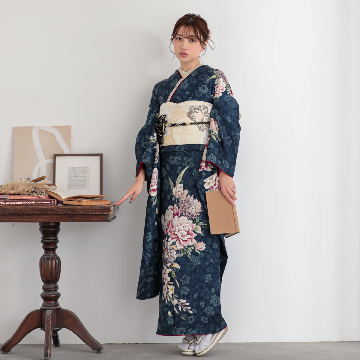 振袖： R2053ブルー 菊牡丹