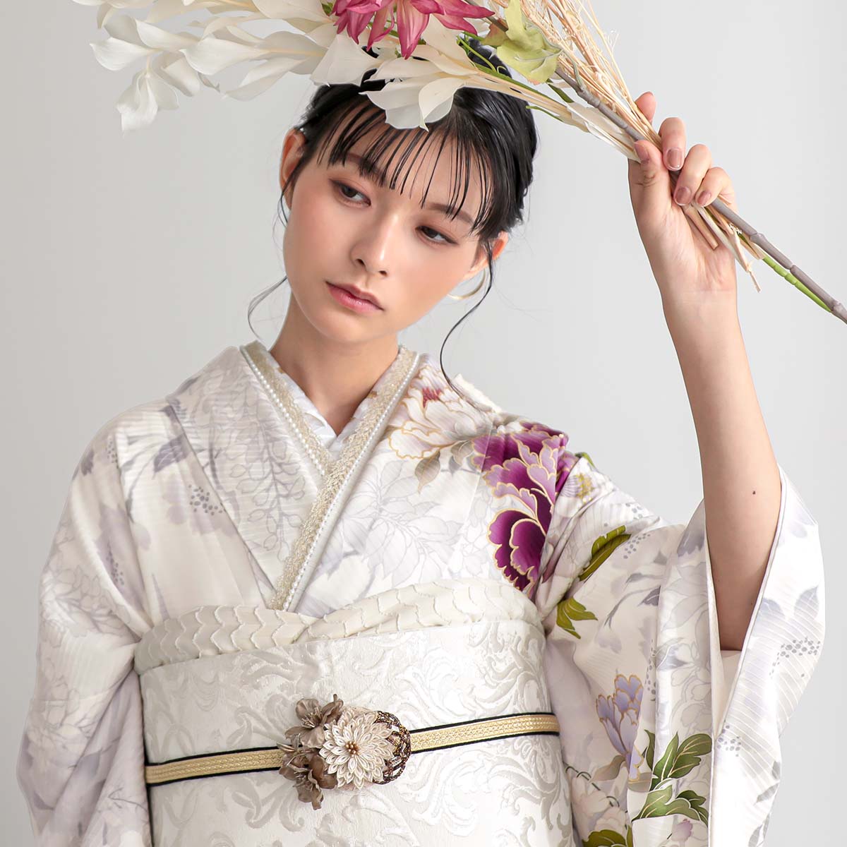 振袖2枚 振袖： R2054アイスグレー×薄藤 牡丹