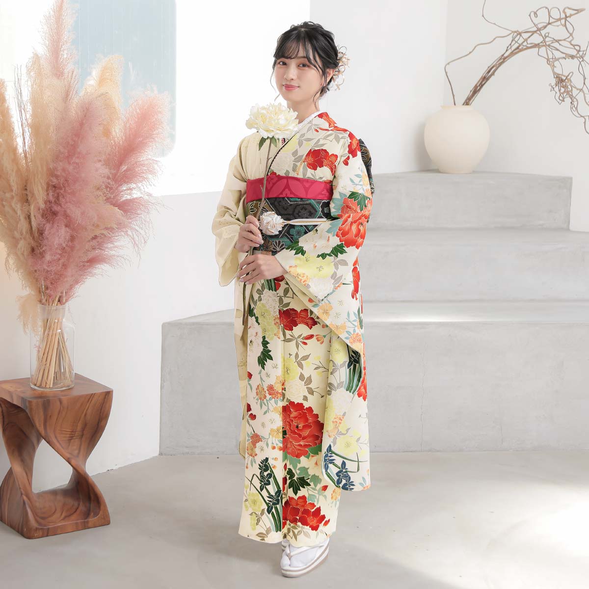 振袖: R2068芸艸堂アイボリー 御所文様雲取り 振袖: R2068芸艸堂アイボリー 御所文様雲取り