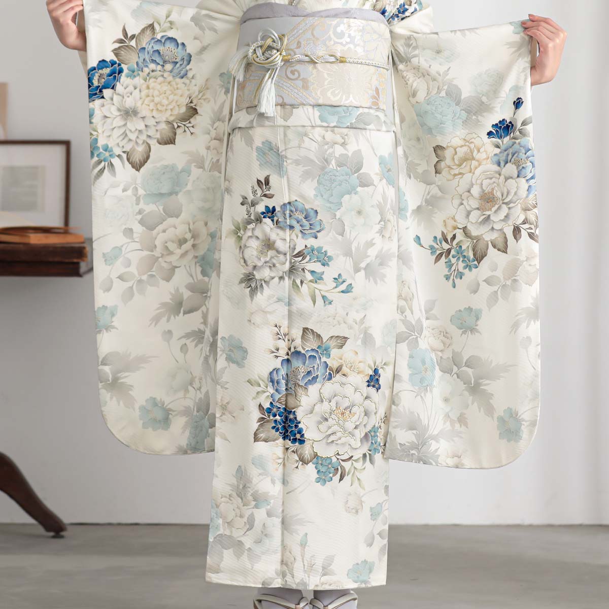 振袖：R2080 白 牡丹と花々│ 振袖レンタル │ 京都着物レンタル夢館