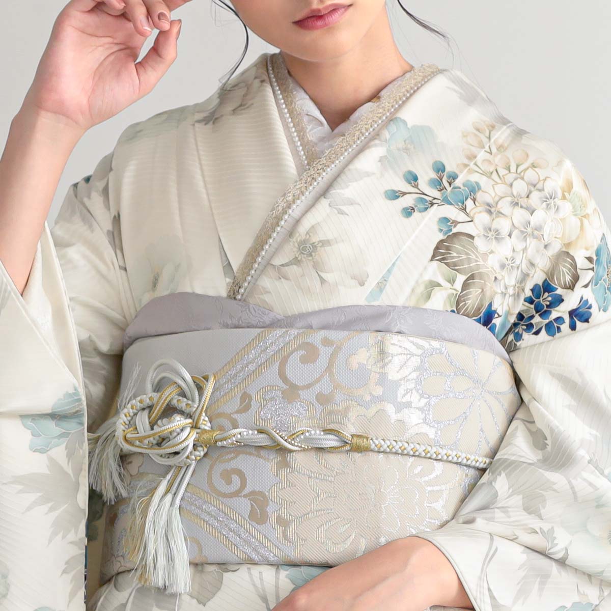 振袖：R2080 白 牡丹と花々│ 振袖レンタル │ 京都着物レンタル夢館