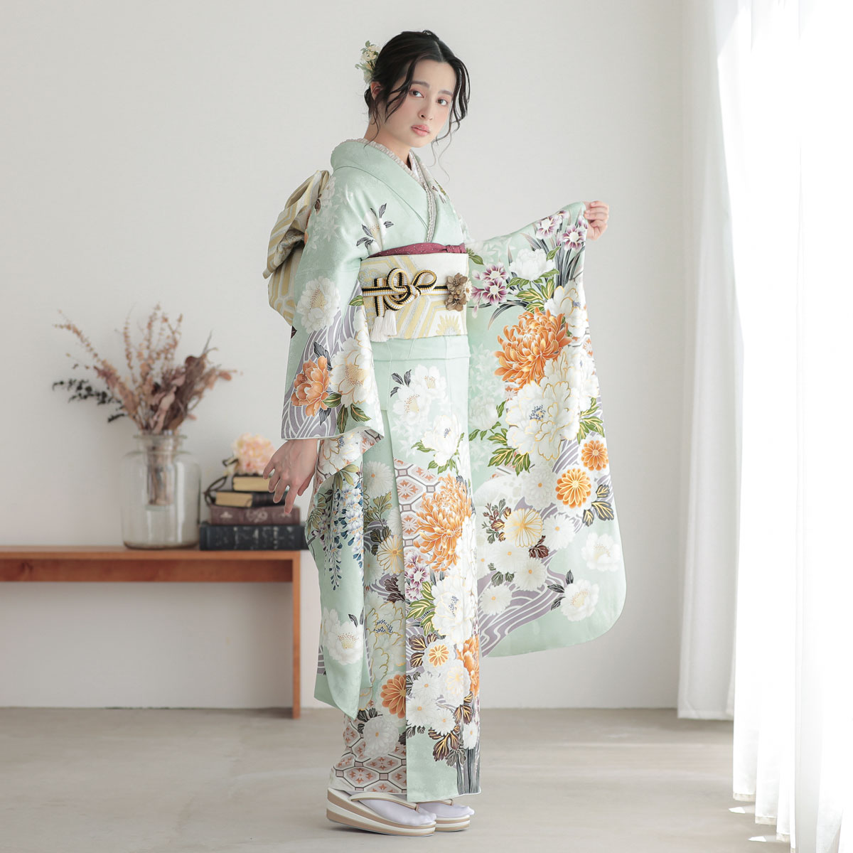 振袖：R2083 アイスグリーン 流水菊牡丹│ 振袖レンタル │ 京都着物