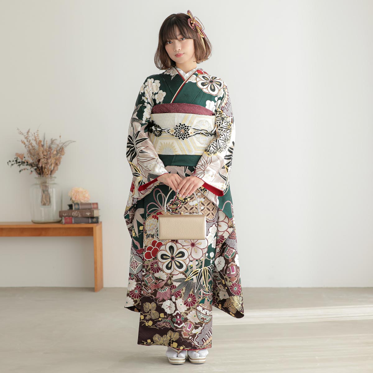 振袖フルセット(301)★雪輪　花　ほぼ新品 銀座【B-3281】振袖 秘色色 雪輪に四季花など - 銀座きもの青木｜長く