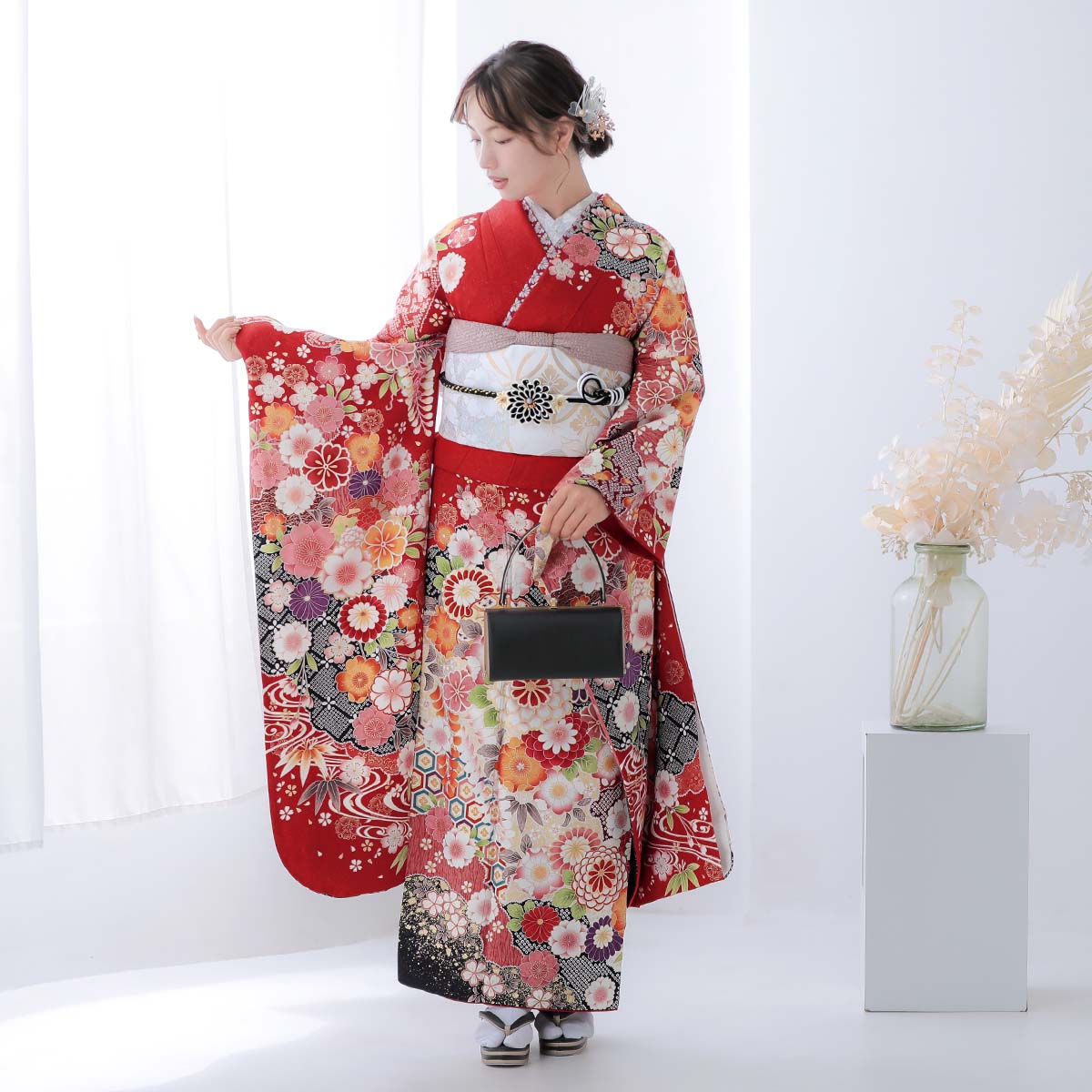 振袖：R2097 赤 毬に桜菊雪輪（絹）(R1816)│ 振袖レンタル │ 京都