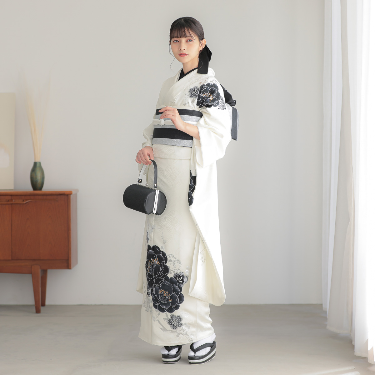 振袖：R2122 白 黒梅│ 振袖レンタル │ 京都着物レンタル夢館