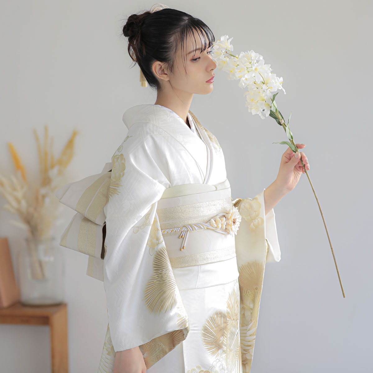 振袖： R2130白金 鶴に松梅