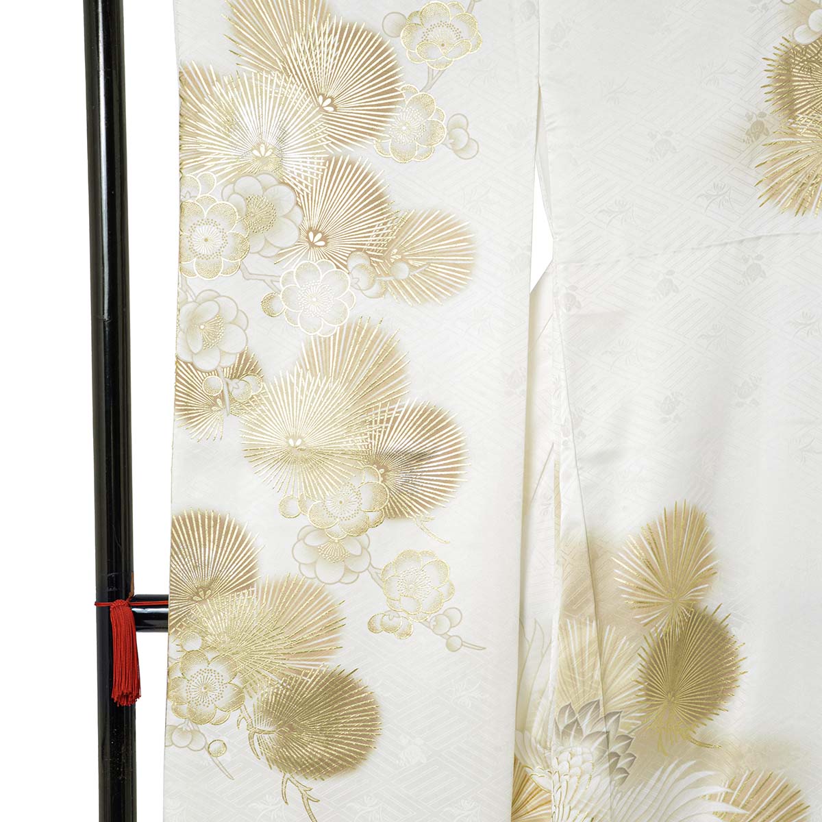 振袖： R2130白金 鶴に松梅