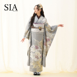 振袖：R2174 SIA グレー 百合に花丸文│ 振袖レンタル │ 京都着物