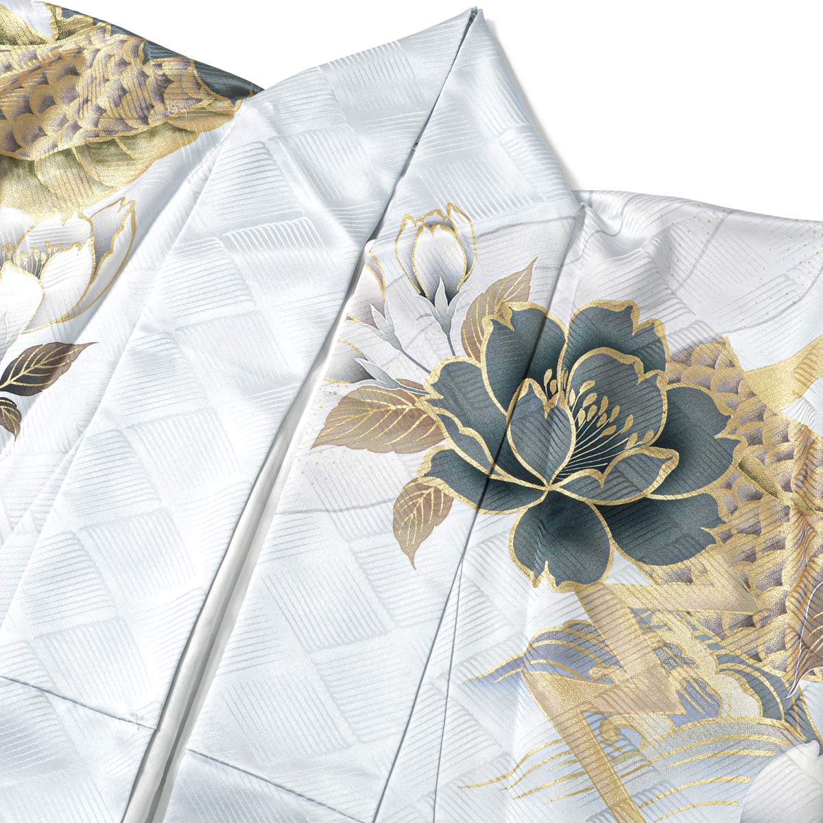 振袖：R2177 Precious 白灰 桜に龍と荒波│ 振袖レンタル