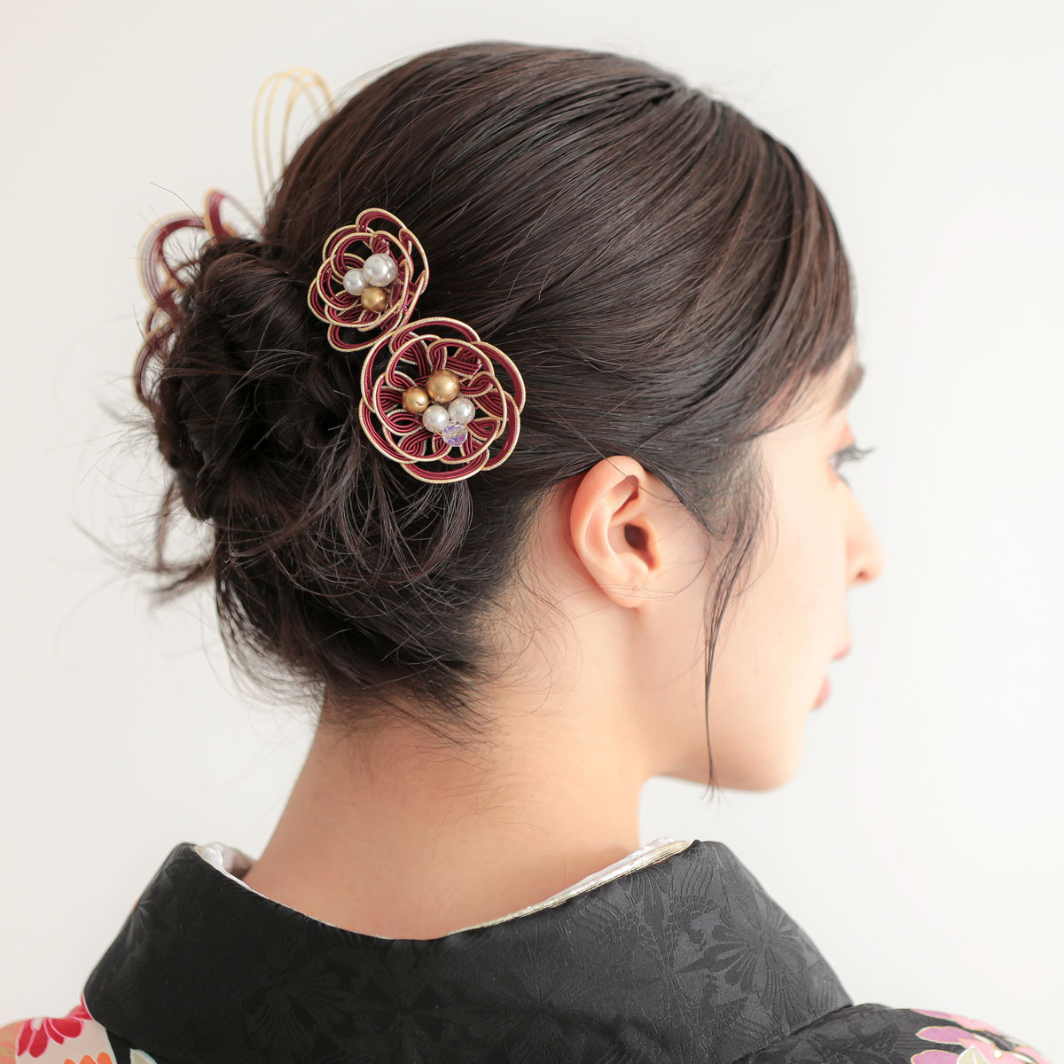振袖： R2187相良刺繍 黒 牡丹と鶴に扇面熨斗