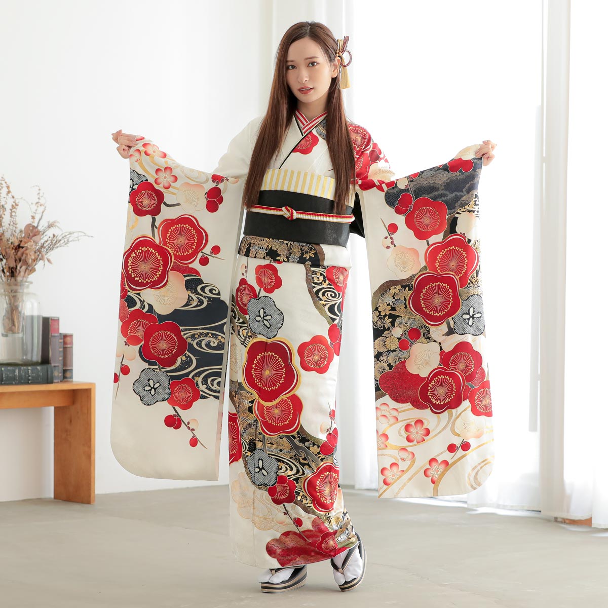 ♦︎和樂♦︎紅白染め分け♦︎豪華絢爛♦︎振袖♦︎フルセット♦︎フルオーダー♦︎国内高級お仕立て 振袖：R2189 白 道長取りに紅白梅(R2079)│ 振袖レンタル │ 京都着物