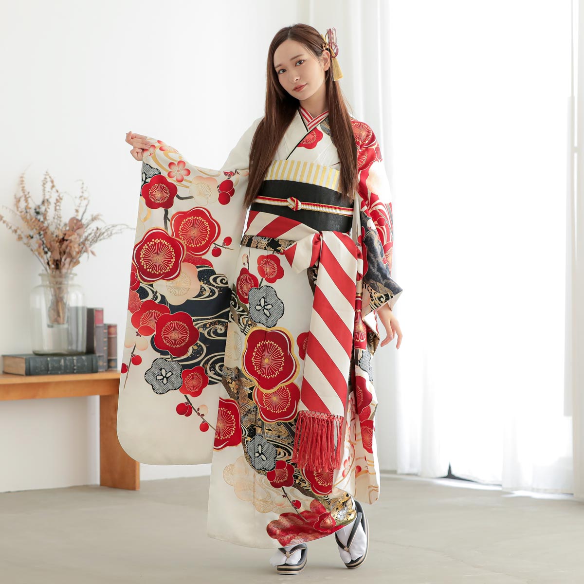 振袖：R2189 白 道長取りに紅白梅(R2079)│ 振袖レンタル │ 京都着物