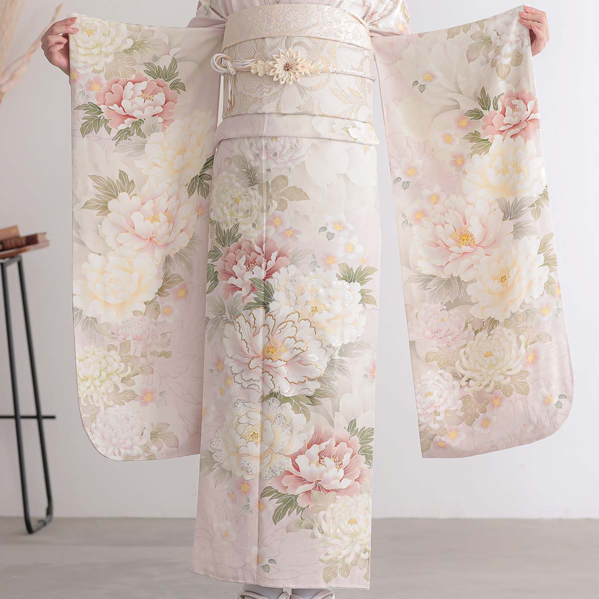 振袖：R2200 薄ピンク 菊に牡丹│ 振袖レンタル │ 京都着物レンタル夢館