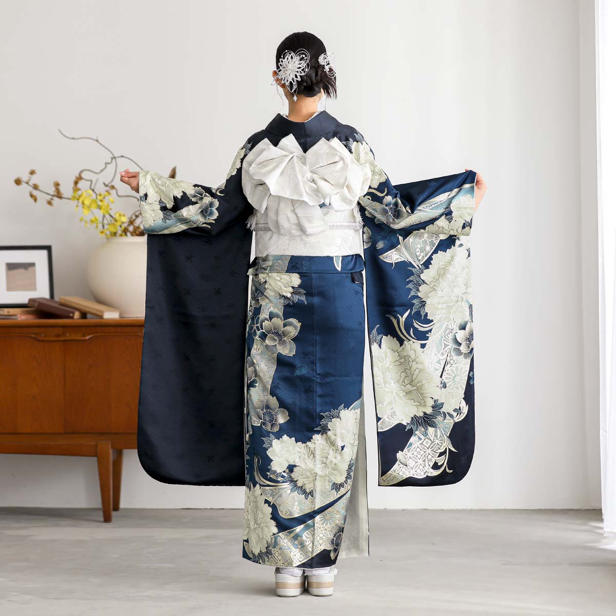 振袖：R2216 紺 牡丹に熨斗│ 振袖レンタル │ 京都着物レンタル夢館