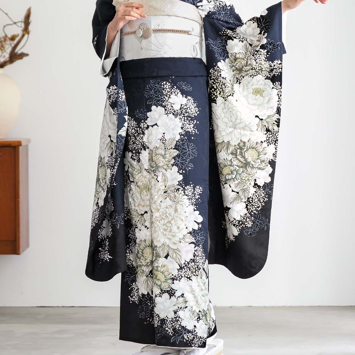 振袖：R2222 濃紺 白牡丹│ 振袖レンタル │ 京都着物レンタル夢館