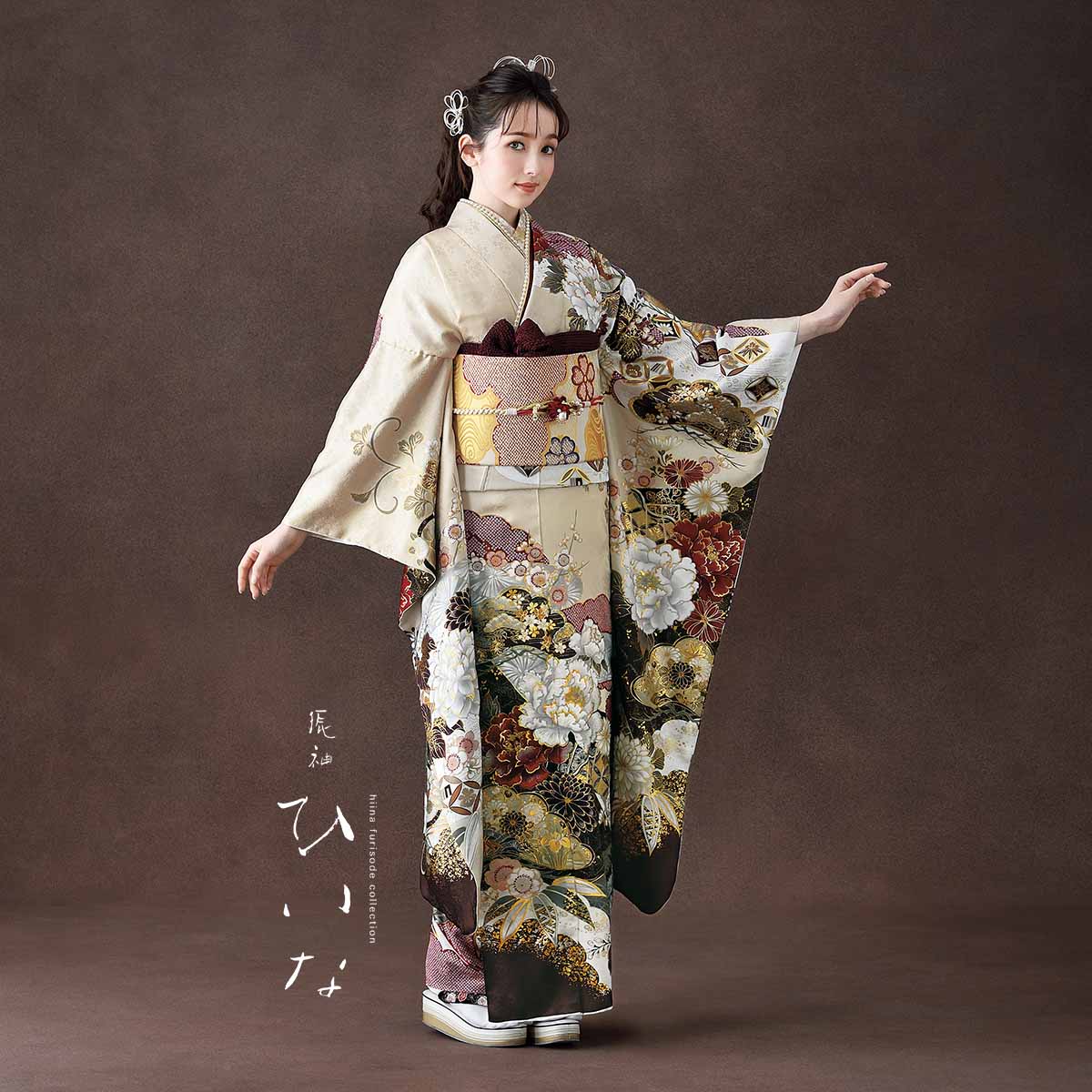 振袖：R2230 ひいな 砂色×焦げ茶 菊牡丹に源氏香│ 振袖レンタル