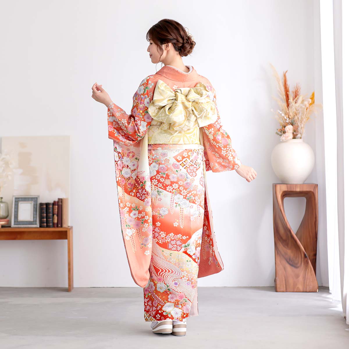 振袖：R2232 桂由美 サーモンピンクぼかし 辻が花風│ 振袖レンタル