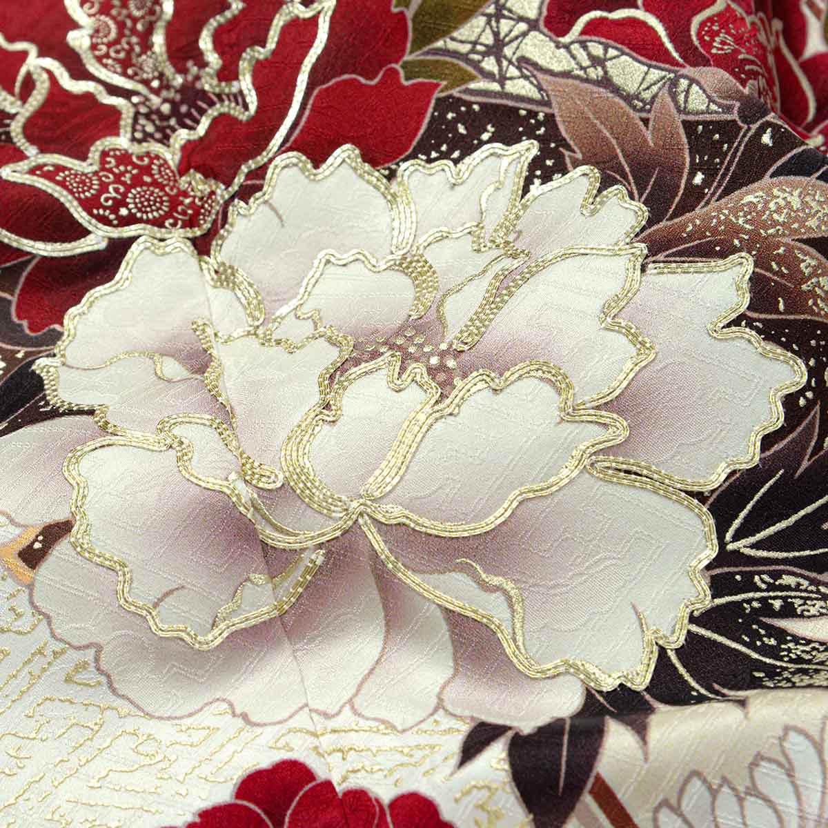 振袖：R2235 SACRA 白 菊牡丹に桜 雪輪│ 振袖レンタル │ 京都着物