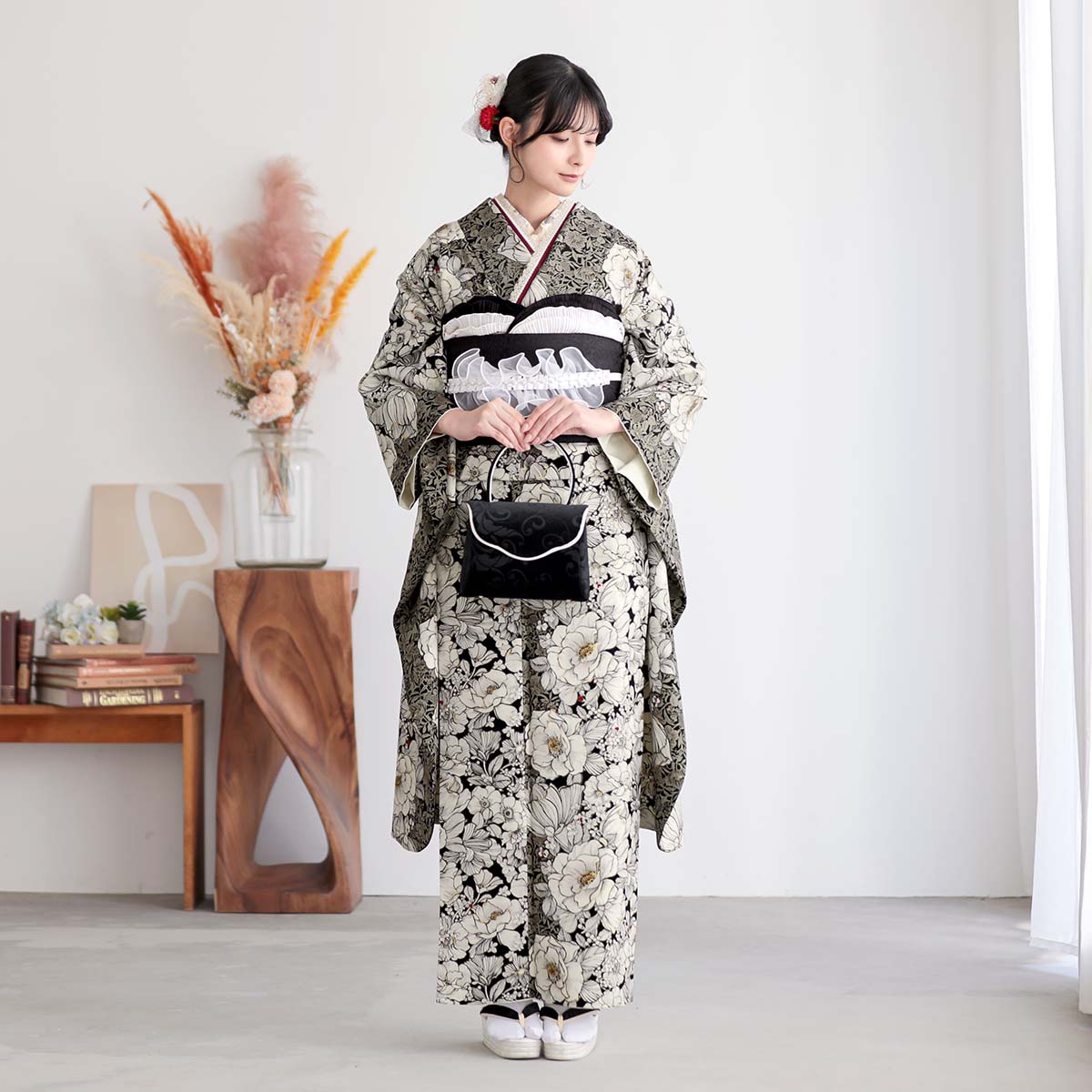R振袖単品【948】 振袖：R2253 紅一点 黒×白 野ばら│ 振袖レンタル │ 京都着物レンタル夢館