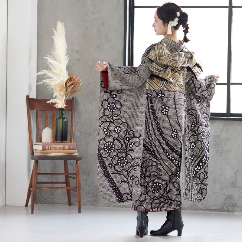 の*ろ様 (あ785)本絞り振袖㊗️黒に白の水玉 枝垂れ桜の花模様 金駒刺繍 重 の*ろ様 (あ785)本絞り振袖㊗️黒に白の水玉 枝垂れ桜