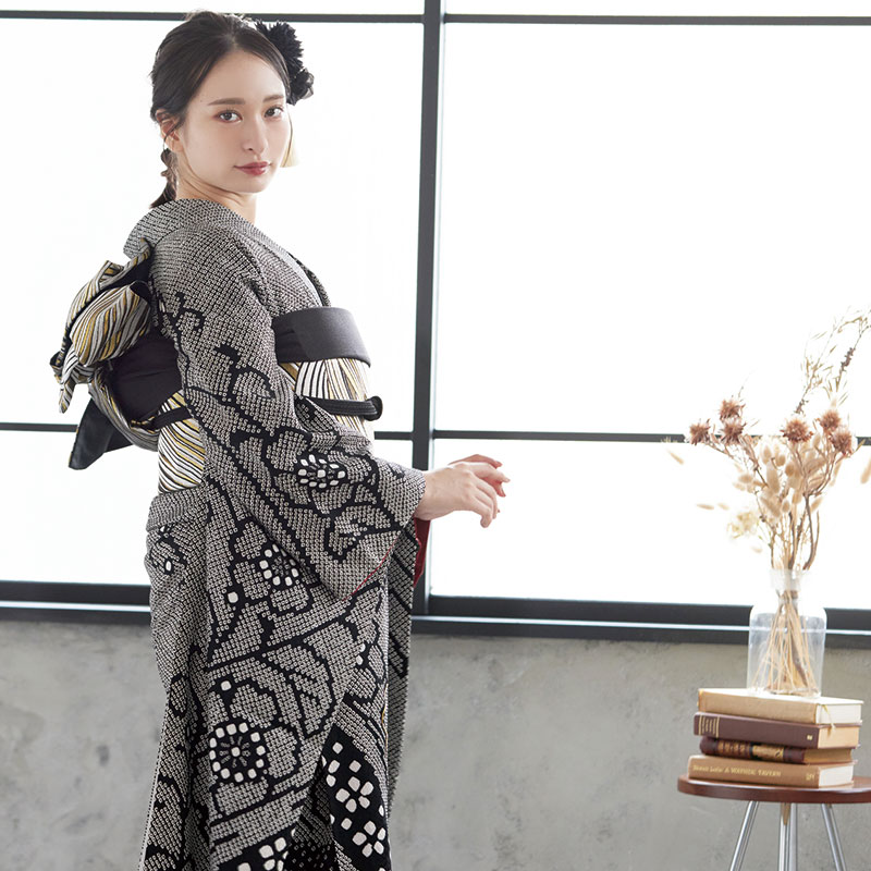 振袖：R534 黒 総絞り金駒桜模様☆(絹)│ 振袖レンタル │ 京都