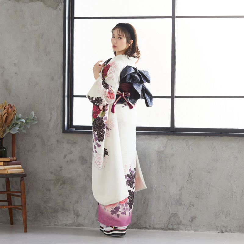 振袖フルセット■桂由美ブランド■薔薇牡丹■成人式振り袖■振袖一式■白振袖 振袖：R556 白 クラシックローズ(絹)│ 振袖レンタル │ 京都着物