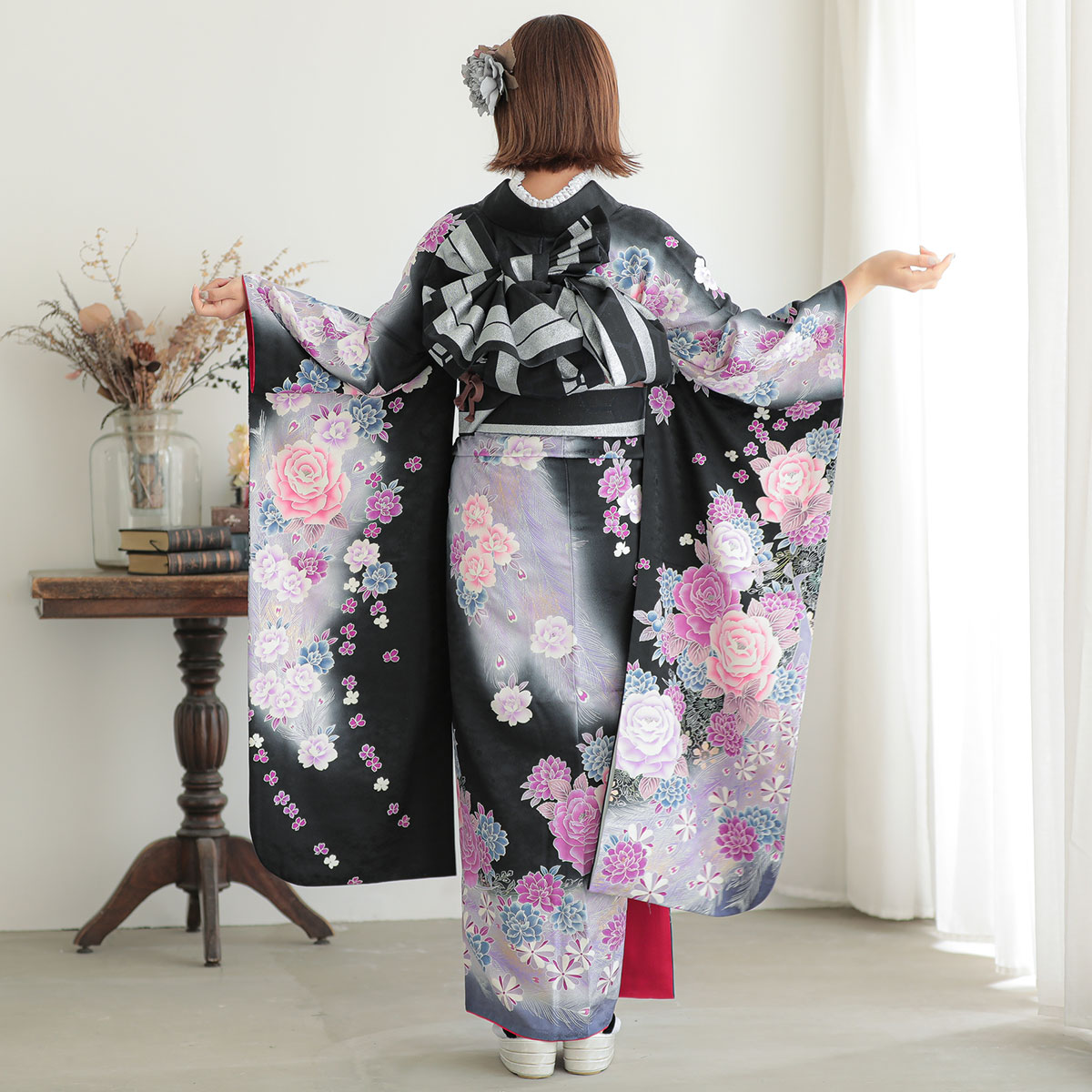 振袖：R599 黒 薔薇に孔雀(絹)│ 振袖レンタル │ 京都着物レンタル夢館