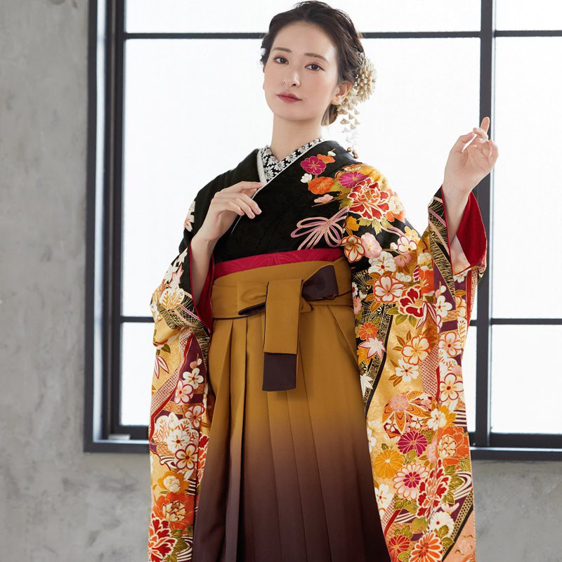振袖袴： R1449 黒 熨斗豪華古典文様 (絹)│ 袴レンタル │ 京都